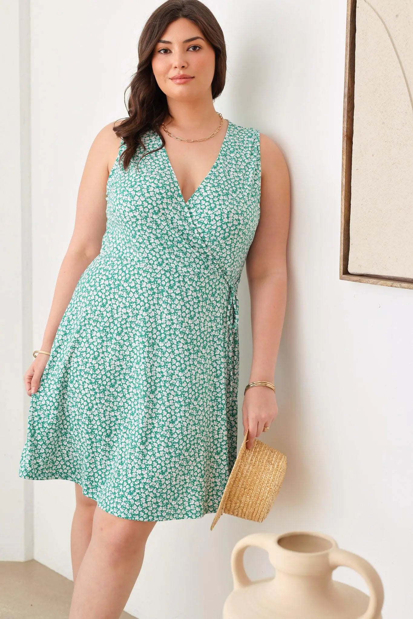 Floral Warp Sleeveless Knee Length Plus Size Dress