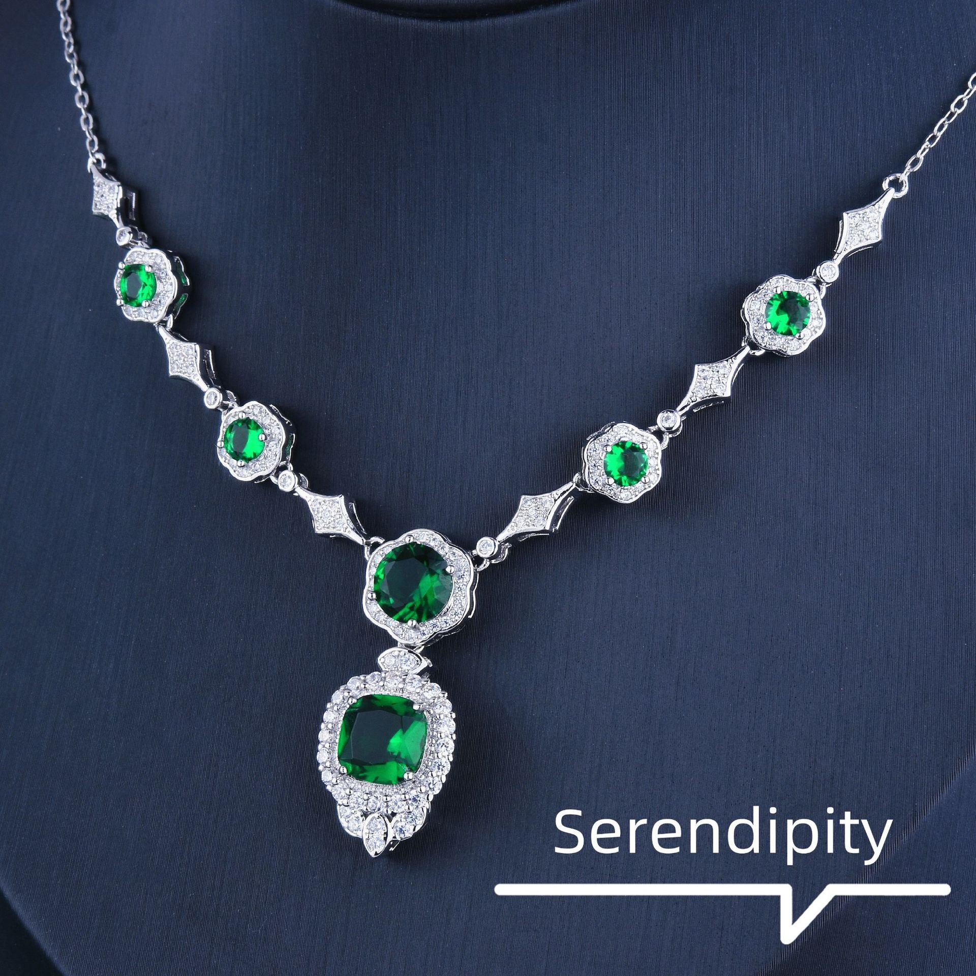 White Gold Emerald Necklace - Puritific