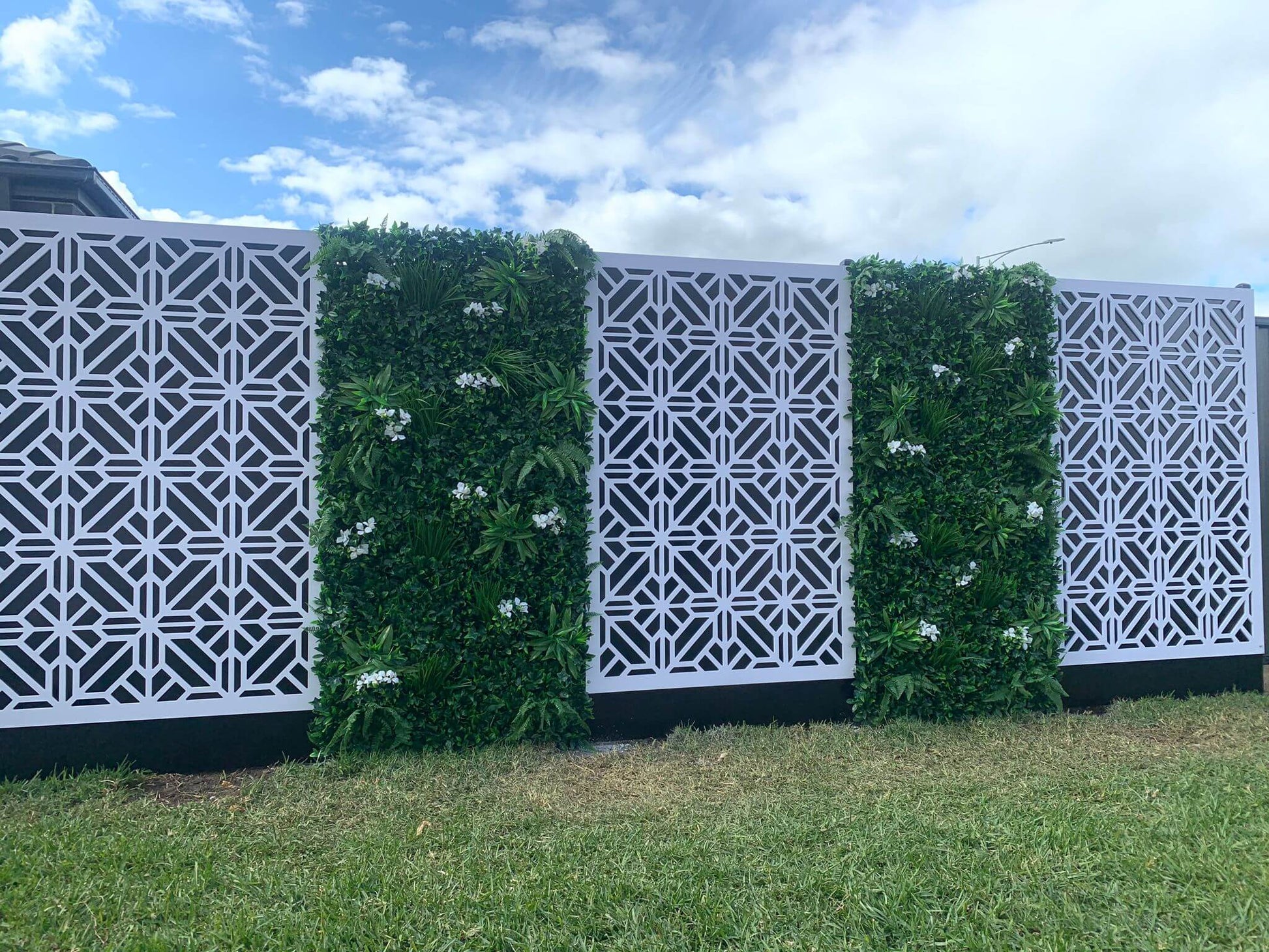 Snowy White Artificial Vertical Garden 40" x 40" 11SQ FT UV Resistant - Puritific